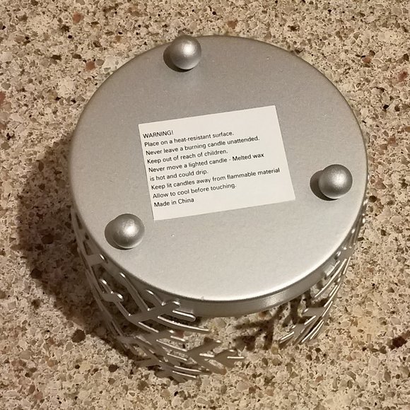 Snowflake Pillar Holder With Candle - Picture 4 of 5